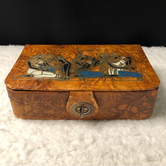 Hand Crafted Leather Egyptian Keepsake Box - Picture 16 of 16